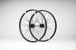 16434CB-01-186213-186213.jpg Crankbrothers Synthesis Carbon E-BIKE BOOST Tubeless Ready Laufradsatz, 27.5", 110x15mm/148x12mm, SRAM XD, black - Produktbild - 1
