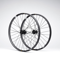 Crankbrothers Synthesis Carbon DH11 BOOST I9 Hydra Tubeless Ready Laufradsatz, 27.5", 110x20//157x12mm, SRAM XD, black - Produktbild - 1 Crankbrothers Synthesis Carbon DH11 BOOST I9 Hydra Tubeless Ready Laufradsatz, 27.5", 110x20//157x12mm, SRAM XD, black - Produktbild - 1