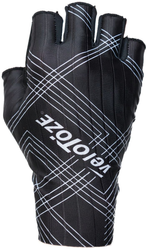 Handschuhe Aero schwarz, veloToze
mit Ausziehhilfe und Silikonprint
Größe: S, Farbe: Schwarz, Gewicht: 20 g, VE: 1 Paar - Produktbild - 1
