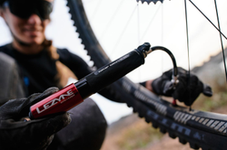 lezyne-minipumpe-grip-drive-hv-7-21141671-21141671.jpg Fahrrad Minipumpe Grip Drive HV medium schwarz - Produktbild - 3