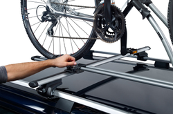 207573-sized-900x600-21257667-1-21257667.jpg Thule Freeride Dachfahrradträger für ein Fahrrad, mit Schlössern, Aluminium - Produktbild - 5