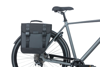 Einzelpacktasche Basil Tour rechts schwarz, 34x14x34cm, 14 ltr, wasserdicht - Produktbild - 2