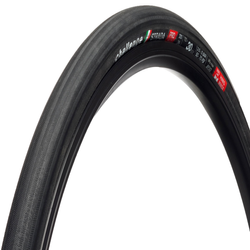 Road-Reifen Strada Pro Handmade Clincher, Challenge
Pro-Series, 300 TPI, PPS GANZO Pannenschutz, Smart-Compound, Reifenflanke: schwarz Empfohlener Reifendruck 3.5-5 bar (max. 8)
Größe: 30-622, Farbe: Schwarz/schwarz, Gewicht: 275 g, VE: 1 S - Produktbild - 1
