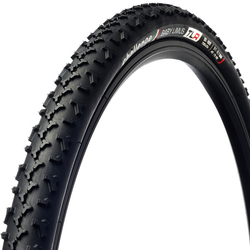 CX-Reifen Baby Limus Race TLR Clincher, Challenge
Race-Series, 120 TPI, Vulcanized-Compound, Reifenflanke: schwarz Empfohlener Reifendruck 1.8-2.5 bar (max. 5)
Größe: 33-622, Farbe: Schwarz/schwarz, Gewicht: 400 g, VE: 1 Stk. - Produktbild - 1