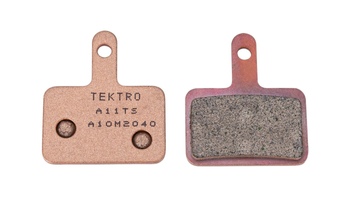 Bremsbeläge Disc Overall Balance / Performance für TEKTRO 2-Kolben Bremsen, TEKTRO
A11TS, gesintert, inkl. Spreizfeder
Farbe: Kupfer, VE: 15 Paar - Produktbild - 1