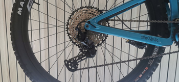 Ibis Ripmo V2 Carbon Trail-Fully 29 Zoll, Fox 36 Factory, Shimano SLX, Bug Zapper Blue - Produktbild - 8