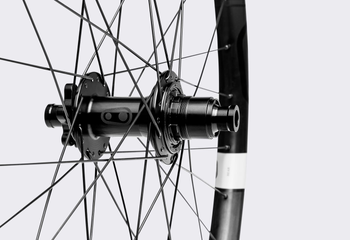 Crankbrothers Synthesis Aluminium Enduro SUPER BOOST I9 101 Tubeless Ready Laufrad HR, 29", 157x12mm, Shimano Micro Spline, black - Produktbild - 2