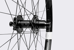 16687CB-02-21329104-21329104.jpg Crankbrothers Synthesis Aluminium Enduro SUPER BOOST I9 101 Tubeless Ready Laufrad HR, 29", 157x12mm, Shimano Micro Spline, black - Produktbild - 2