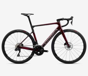 Orbea Orca M30iLTD PWR – Red Wine / Carbon Raw – inkl. 4iiii Powermeter - Produktbild - 1 Orbea Orca M30iLTD PWR – Red Wine / Carbon Raw – inkl. 4iiii Powermeter - Produktbild - 1
