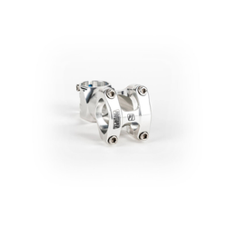 Vorbau Atac silber Limited Edition, ProTaper MTB
+/- 6°
Größe: 31,8 x 70 mm, Farbe: Silber poliert, Gewicht: ca. 100 g, VE: 1 St. - Produktbild - 1