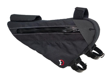 Revelate Designs Sandur Hydration Bundle S, Rahmentasche 1.7L, inkl. HydraPak 1.5L, black - Produktbild - 1 Revelate Designs Sandur Hydration Bundle S, Rahmentasche 1.7L, inkl. HydraPak 1.5L, black - Produktbild - 1