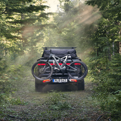 Thule Epos Kupplungsträger für 2 Bikes – klappbar, 13-polig, Schwarz - Produktbild - 6