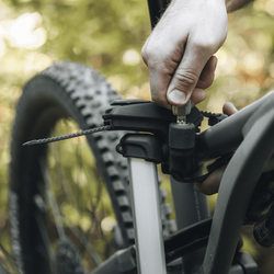 Thule Epos Kupplungsträger für 2 Bikes – klappbar, 13-polig, Schwarz - Produktbild - 10