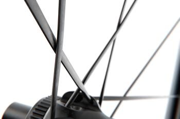 Laufrad G 1800 SPLINE 27,5" 25 mm, DT SWISS
Disc Center Lock, TA 12/142 mm, Shimano Road 11-fach Forged (ASF11) mit Ratchet LN 18
Größe: 584 x 25 mm, Farbe: schwarz, Gewicht: 986 g, VE: 1 Stk. - Produktbild - 2