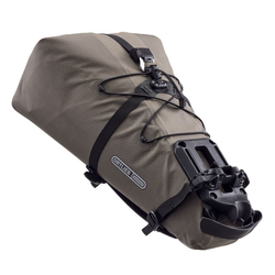Ortlieb Seat-Pack QR wasserdichte Satteltasche mit 13 Litern für Bikepacking, Dark Sand - Produktbild - 1 Ortlieb Seat-Pack QR wasserdichte Satteltasche mit 13 Litern für Bikepacking, Dark Sand - Produktbild - 1