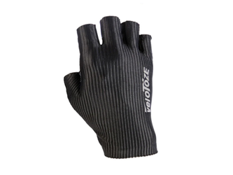 Handschuhe Lightweight schwarz, veloToze
Größe: L, Farbe: Schwarz, Gewicht: 19 g, VE: 1 Paar - Produktbild - 1