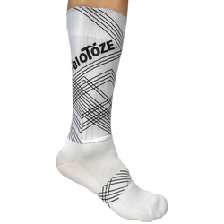 11000504-21407935-21407935.jpg Socken Aero XT weiß, veloToze
Größe: S/M (37-42,5), Farbe: Weiß, Gewicht: 39 g, VE: 1 Paar - Produktbild - 1