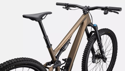 93325-51-SJ-15-COMP-BNTGLDMET-GUN-D1-POV-21413214-21413214.jpeg Stumpjumper 15 Comp Satin Burnt Gold / Gunmetal - Produktbild - 4