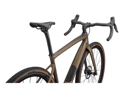 95425-31-DIVERGE-EXPERT-CARBON-BNTGLDMET-BLKLQDMET-D1-POV-21413605.png Specialized DIVERGE EXPERT CARBON BNTGLDMET/BLKLQDMET - Produktbild - 4