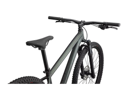 91524-56-ROCKHOPPER-COMP-KH-OAKGRNMET-SMK-XS---D1-POV-21413797-21413797.png Specialized Rockhopper Comp Hardtail MTB Metallic Oak Green / Smoke - Produktbild - 3