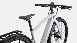 93924-30-VADO-SL-50-EQ-2-DOVGRY-CLGRY-D1-POV-21414035-21414035.png Specialized Turbo Vado SL 2 5.0 EQ Gloss Dove Gray/Cool Grey Frost - Produktbild - 5