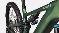 95224-31-LEVO-EXPERT-CARBON-G4-CYPRMET-SILDST-D4-STTT-21414781-21414781.png Specialized Turbo Levo 4 Expert Carbon E-MTB Cypress Metallic / Silver Dust - Produktbild - 3