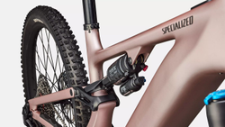 95224-56-LEVO-COMP-CARBON-G4-CHAM-METOBSD-D4-STTT-21426183-21426183.jpeg Specialized Turbo Levo 4 Comp Carbon E-MTB Champagne / Metallic Obsidian - Produktbild - 7