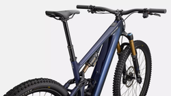 95224-10-LEVO-PRO-CARBON-G4-BLUONYX-DKNVY-BLUGSTPRL-D1-POV-21426185-21426185.jpeg Specialized Turbo Levo 4 Pro FOX Factory E-MTB Blue Onyx / Dark Navy - Produktbild - 4