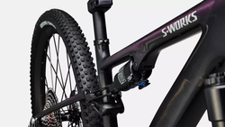 90326-02-EPIC-8-SW-EVO-AXS-CARB-PRPPRL-LQDMET-D4-STTT-21426212-21426212.png Specialized S-Works Epic 8 EVO, SRAM XX SL AXS, Downcountry-Mountainbike, Carbon / Green to Purple - Produktbild - 6