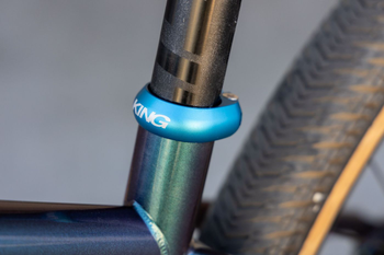 Chris King Sattelklemme, 30.0mm, matte turquoise - Produktbild - 2
