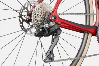 Cannondale Synapse Carbon 4 Endurance-Rennrad mit Shimano 105 Di2, Metallic Red - Produktbild - 6