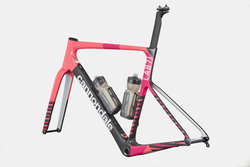 C25-C11082U-LAB71-SuperSix-EVO-AM-Frm-REF-D5-B-21440332-21440332.png Cannondale LAB71 SuperSix Evo Rahmenset – Team EF Replica, RH 54 - Produktbild - 6