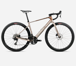 T140TTCC-GP-SIDE-TERRA-M20TEAM-over-21440340.jpg Orbea TERRA M20TEAM Nickel - Met Cinnamon (Matt) - Produktbild - 1