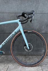 S-Works Aethos RH 58 Custom Zipp Gloss Sea Foam / Dry Brushed Violet + Gold Ghost Pearl / Smoke - Produktbild - 2