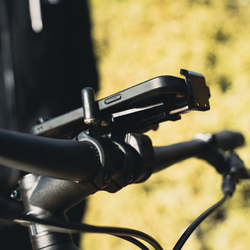 Lezyne CNC Smartphonehalterung Aluminium, gefederte Klemmung - Produktbild - 7