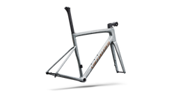 74926-10V---2-21457367.png Specialized Tarmac SL8 Rahmenset - FACT 10r Carbon GLOSS SILVER DUST / SHADOW SILVER DRY IMPASTO / PHOTON ORANGE TINT OVER SILVER DUST - Produktbild - 3