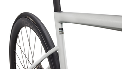 94926-00V---5-21457375.png Specialized S-Works Tarmac SL8 - Shimano Dura-Ace Di2 GLOSS METALLIC WHITE SILVER / PEARL / BLACK - Produktbild - 5