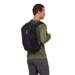 1417110-21460185.png Thule AllTrail Daypack 18L Schwarz – Wanderrucksack - Produktbild - 3