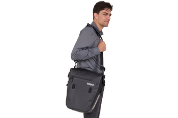 Thule Shield Pannier22L Schwarz – Packtasche - Produktbild - 9