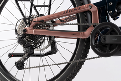 HAIBIKE-MY25-ADVENTR-8-5-Low-C1-27-5Inch-DETAIL-2-HAIT2-web-21463013.jpeg Haibike Adventr 8.5 Low i800Wh 11S Cues - Produktbild - 4