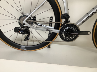 Eddy Merckx 525 SRAM Force AXS 2x12, Rahmenhöhe S – B-Ware (kleiner Lackfehler) - Produktbild - 2