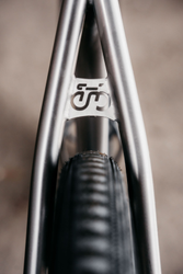 Eddy Merckx Pévèle Ti Ultegra Di2 Brushed Titanium - Produktbild - 2