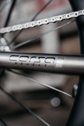 Eddy Merckx Pévèle Ti Ultegra Di2 Brushed Titanium - Produktbild - 4