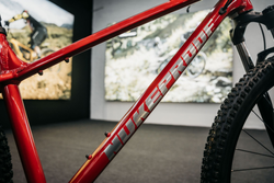 SBITRHNKP009-image4-2048x-21463420.jpg Nukeproof Tracker 290 Comp Cues 1x10 Racing Red - Produktbild - 5