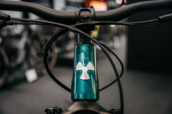 SBITRHNKP003-image6-2048x-21463421.jpg Nukeproof Tracker 290 Pro Cues 1x11 Petrol Green - Produktbild - 7