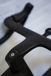 Ridley Grifn Ultegra Di2 Dark Plum Metallic/Autumn Grey Metallic mit Carbon-Laufrädern - Produktbild - 7