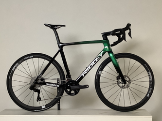 Ridley Xnight RS RidleyTeam Dura-Ace Di2(Ultegra crank)M, Rahmenhöhe M – B-Ware (kleiner Lackfehler) - Produktbild - 1 Ridley Xnight RS RidleyTeam Dura-Ace Di2(Ultegra crank)M, Rahmenhöhe M – B-Ware (kleiner Lackfehler) - Produktbild - 1