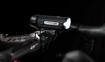 Lezyne Deca Stvzo 1200 weißes Licht schwarz, Y18 - Produktbild - 4