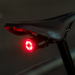 Lezyne Saddle StVZO Rücklicht USB-C, CNC Aluminium, Sattelhalterung - Produktbild - 8