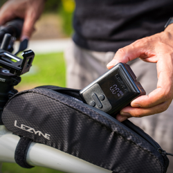 Lezyne E-Pumpe, 120PSI, 8,25 Bar USB-C, Presta/Shrader Y19 - Produktbild - 7
